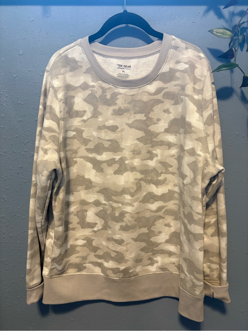 tek gear Women’s Gray and White Camo Crewneck Sweater